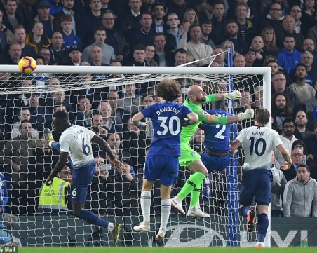 Челси се вдигна след победа в дербито с Тотнъм ВИДЕО