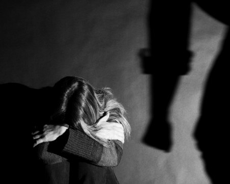 Бий ме – обичам те! Да следиш, биеш… да убиеш от болезнена ревност