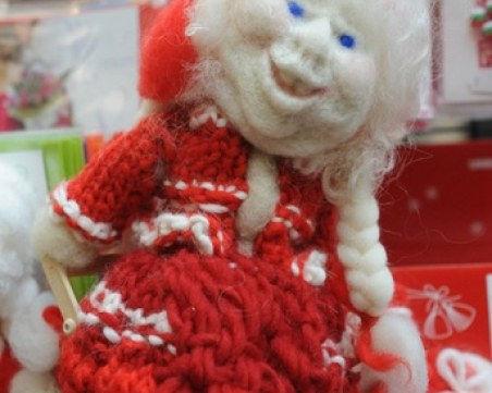 Ден година храни: Баба Марта бързала, мартеница за стотак вързала