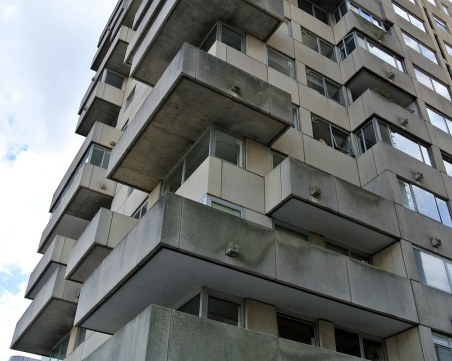 Дядовата ръкавичка – половината българи живеят в пренаселени жилища!