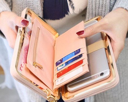 Какво да не държите никога в портфейла си?