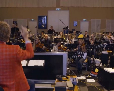 Кралят на валса Андре Рийо поздрави българите с уникално изпълнение на химна ВИДЕО