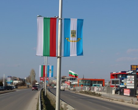Монтираха 300 нови знамена в Пловдив СНИМКИ