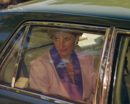 Продават бронирания Rolls Royce на Даяна СНИМКИ/ВИДЕО