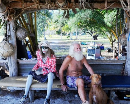 Съвременният Робинзон: Разорен милионер СНИМКИ