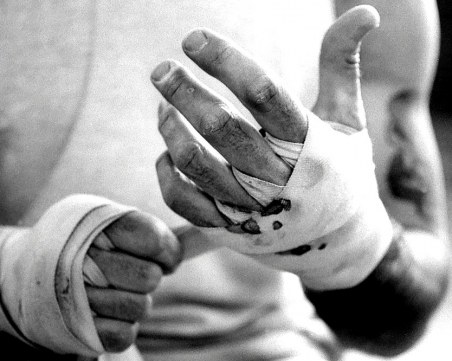 Депутат предизвика мъж на дуел, шампион по бокс отиде вместо него