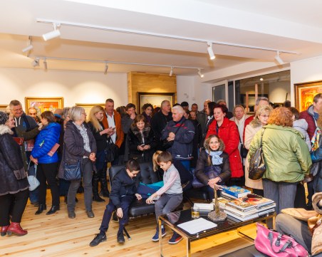 Художникът Таню Митев посрещна рождения си ден с мистични хоризонти в Aeterna СНИМКИ