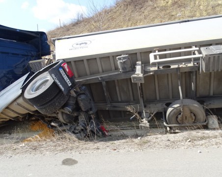 Тир се обърна на 