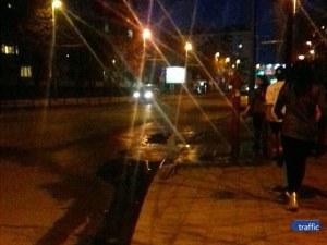 ВиК авария на булевард в Пловдив, от пожарен кран извира река