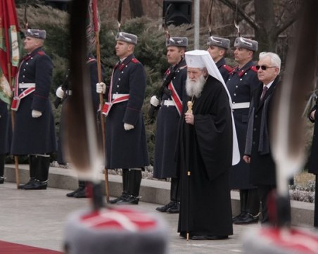 Българският трикольор и артилерийски салют от 20 залпа дадоха начало на тържествата