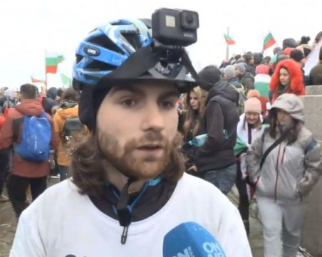 Млад българин стигна от Берлин до Шипка с колело