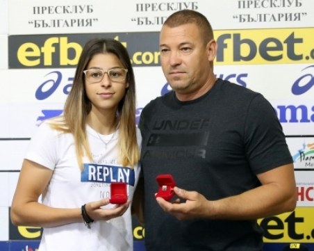 Пробив! Спортен гигант подписа договор с Алекс Начева