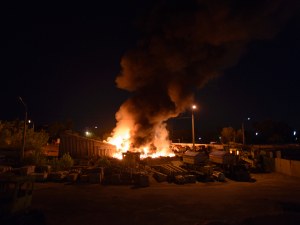 Мъж запали гардероба на съпругата си и предизвика пожар