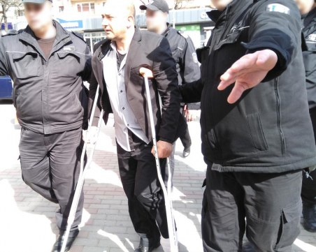 Бащата-насилник пребил дъщеря си в собствения си хотел 