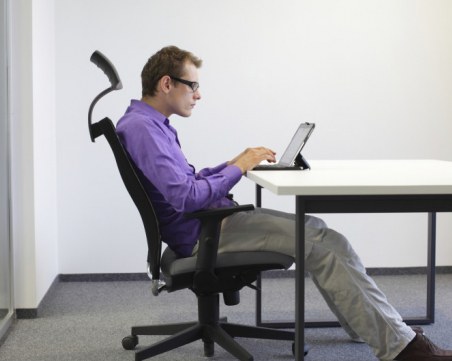 Всеки трети у нас си вади хляба на стол