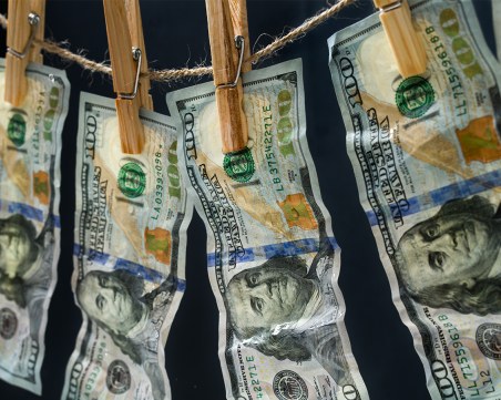 Безос – бизнесменът с милиардите. №1 в класацията на Forbes