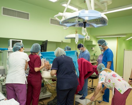 Тумор, колкото човешка глава, отстраниха пловдивски лекари от 66-годишен пациент