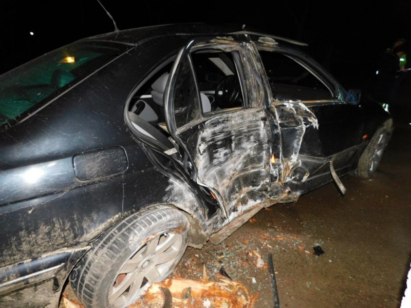 Две момчета в кома – чупят стъкла на коли, бягат от полицията, катастрофират СНИМКИ