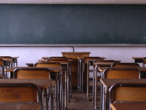 Първолаци по мустаци II… Неграмотни с 4 лева на ден да ходят на школо