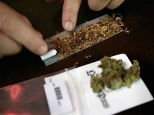 Трима са задържани с наркотици в пловдивско село