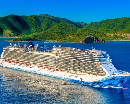 Когато круизен лайнер попадне в буря… ВИДЕО/СНИМКИ