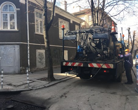 Кърпят с 38 милиона 1200 улици в София