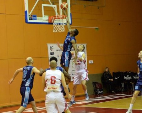 Академик Бултекс 99 хвърля най-доброто срещу Балкан