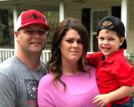 Дете уби златна рибка с любов СНИМКИ