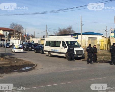 Двамата полицаи от Второ РУ, с 