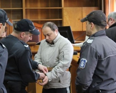 Христо, който уби баба си с кол, бил ядосан заради раздяла с приятелката си