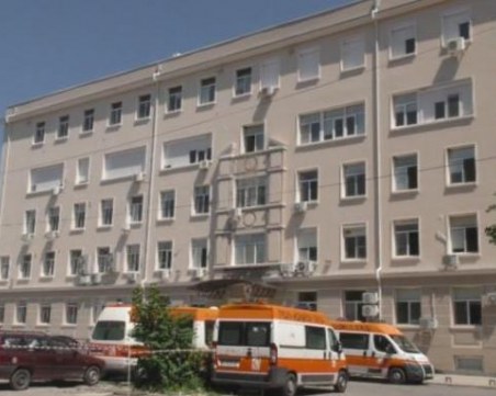 Мъж се опита да нахлуе в болница в Сливен през нощта