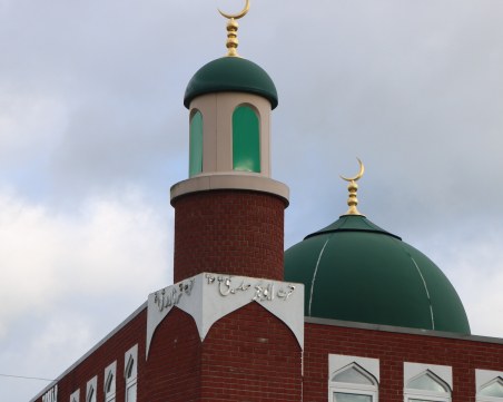 Мюфтийството съвсем не сиромахомилства. Дава под наем 4700 обекта!