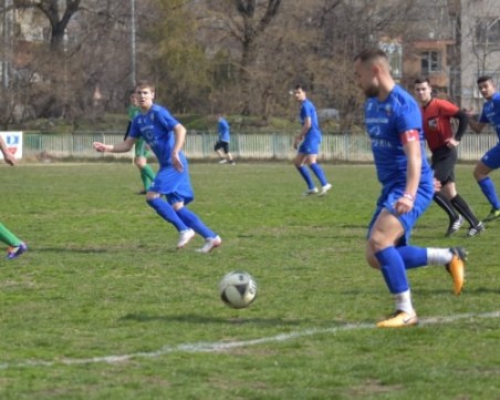 Спартак спечели служебна победа