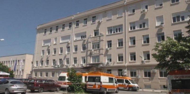 Мъж се опита да нахлуе в болница в Сливен през нощта