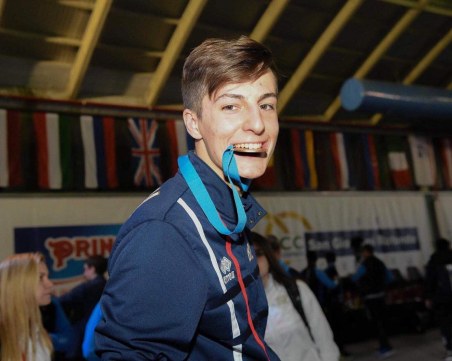 Пловдивски талант грабна европейски медал със счупен нос СНИМКИ