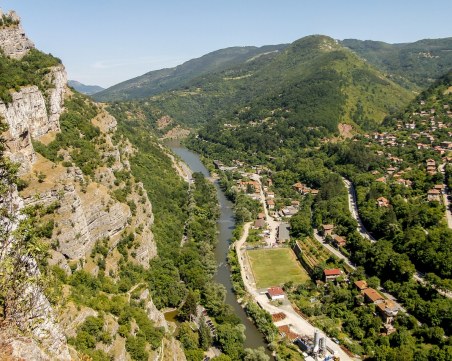 Съботата ще ни радва с пролетни температури до 23°C