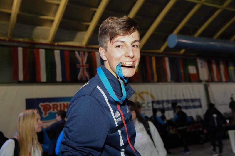 Пловдивски талант грабна европейски медал със счупен нос СНИМКИ