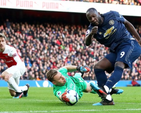 Арсенал сложи край на серията на Юнайтед при Солскяер ВИДЕО