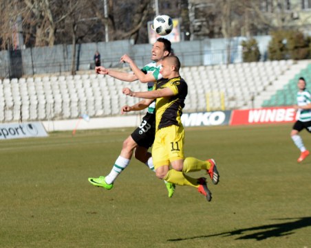 Ботев измъкна точка във Варна в мач с много борба и по-малко футбол