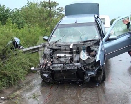 3-годишно ранено, а 18-годишна се бори за живот в ПТП с девет ранени