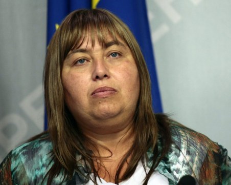 Кметицата на Златица на съд, присвоила милион с измама