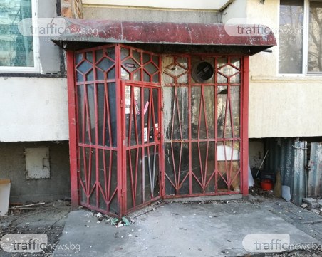 Магазини в мазета – някога неизменна гледка, днес – пустеещо злокобни!? СНИМКИ