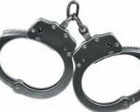 Нагъл обир през покрива – апаши свиха 1700 паунда и злато в Стражица