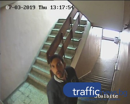 Нагло: Този мъж открадна от дете! Познавате ли го? СНИМКИ