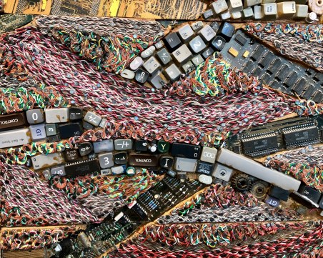 Робожурналистиката – AI влезе в редакциите, за да внесе ред или... хаос?