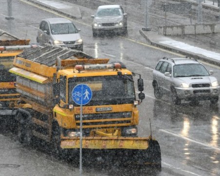 117 снегорини чакат на стоянки да рият из София