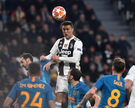 Фамозен Роналдо попиля Атлетико с хеттрик, Ювентус е на четвъртфинал! ВИДЕО