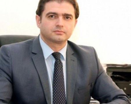 Кметът на Стрелча изнудвал с попълнени молби за напускане ВИДЕО