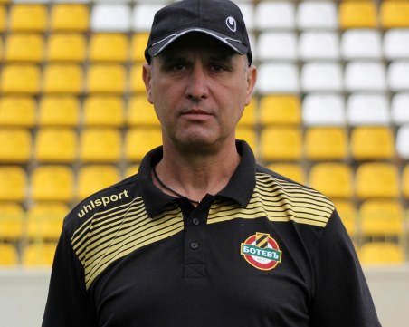 Легендарен защитник на Ботев празнува рожден ден днес