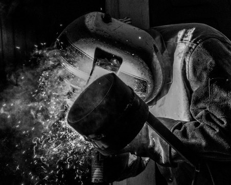 Жена сама си отряза ръката в Словения заради застраховка